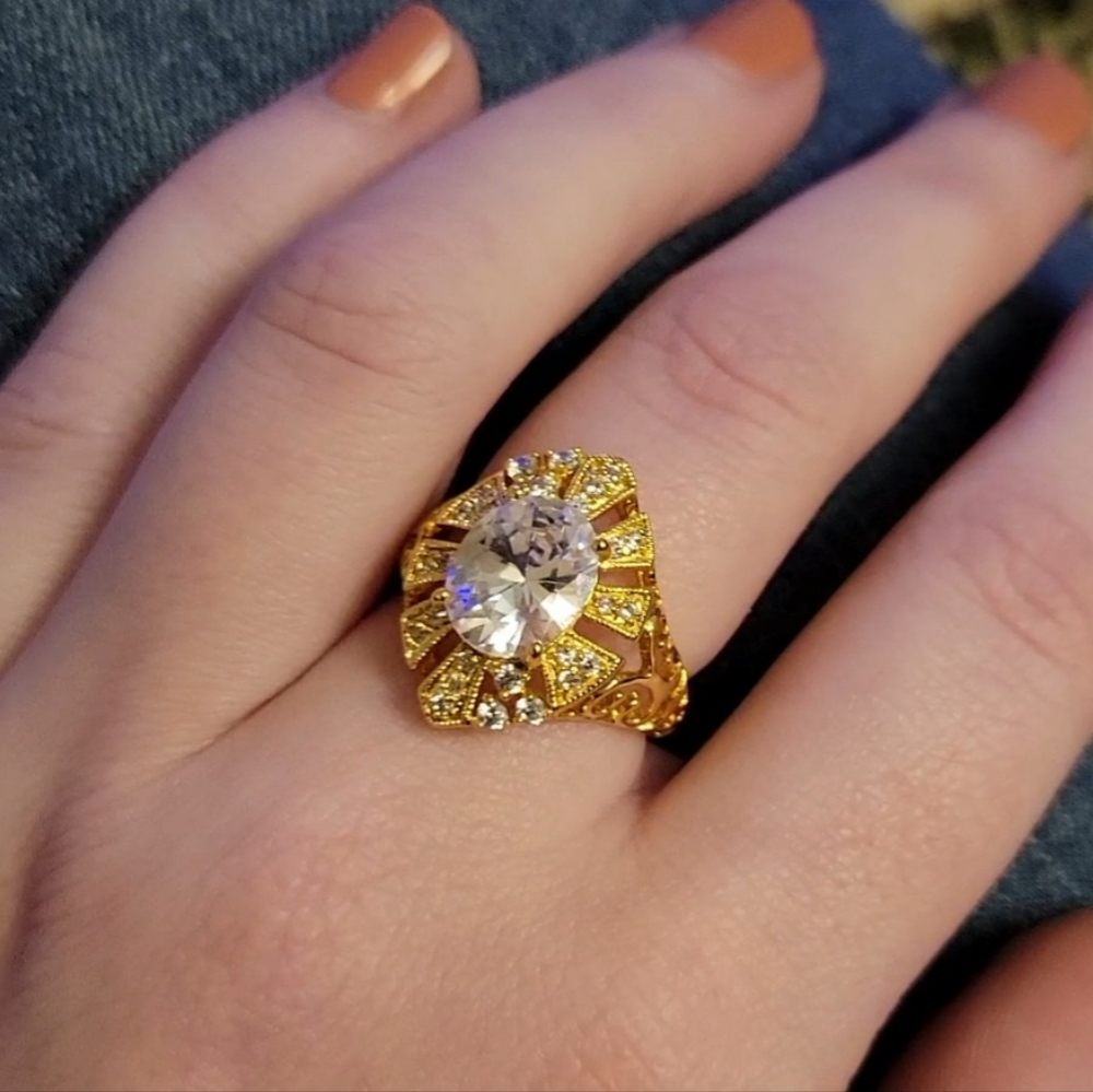 New & Sparkly JewelScent Ring Size 7
